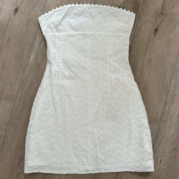 White Mini Eyelet Dress - Size Medium - Perfect Condition - Picture 1 of 2